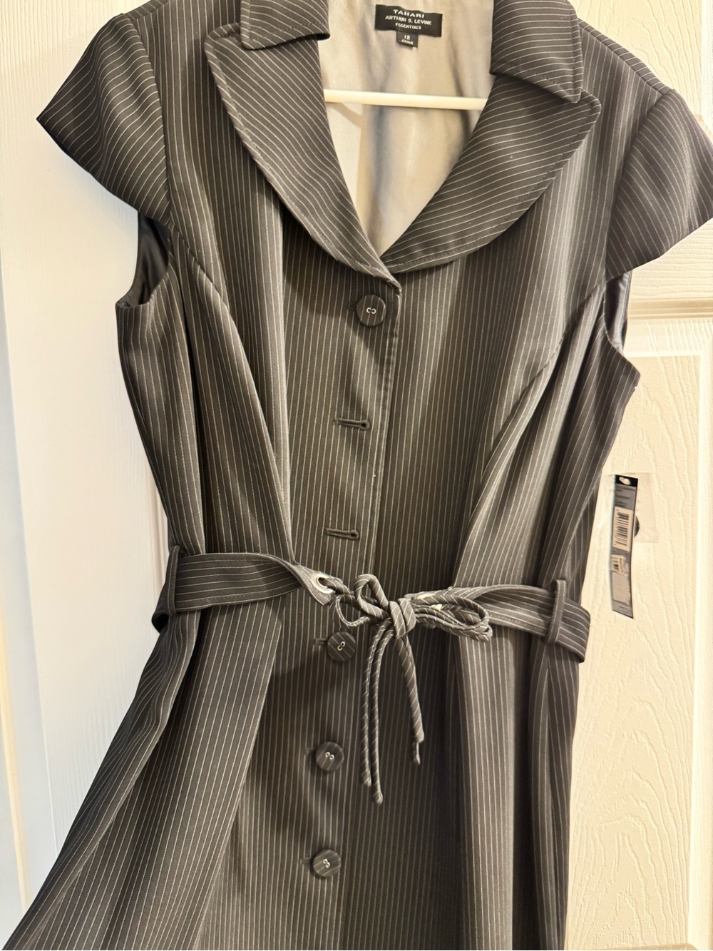 TAHARI - ARTHUR S. LEVINE ESSENTIALS - WOMEN'S DRESS - SIZE 12